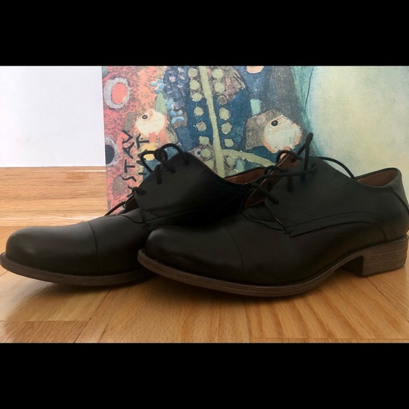 Mix Mooz incredible oxfords shoes. - Picture 3 of 9